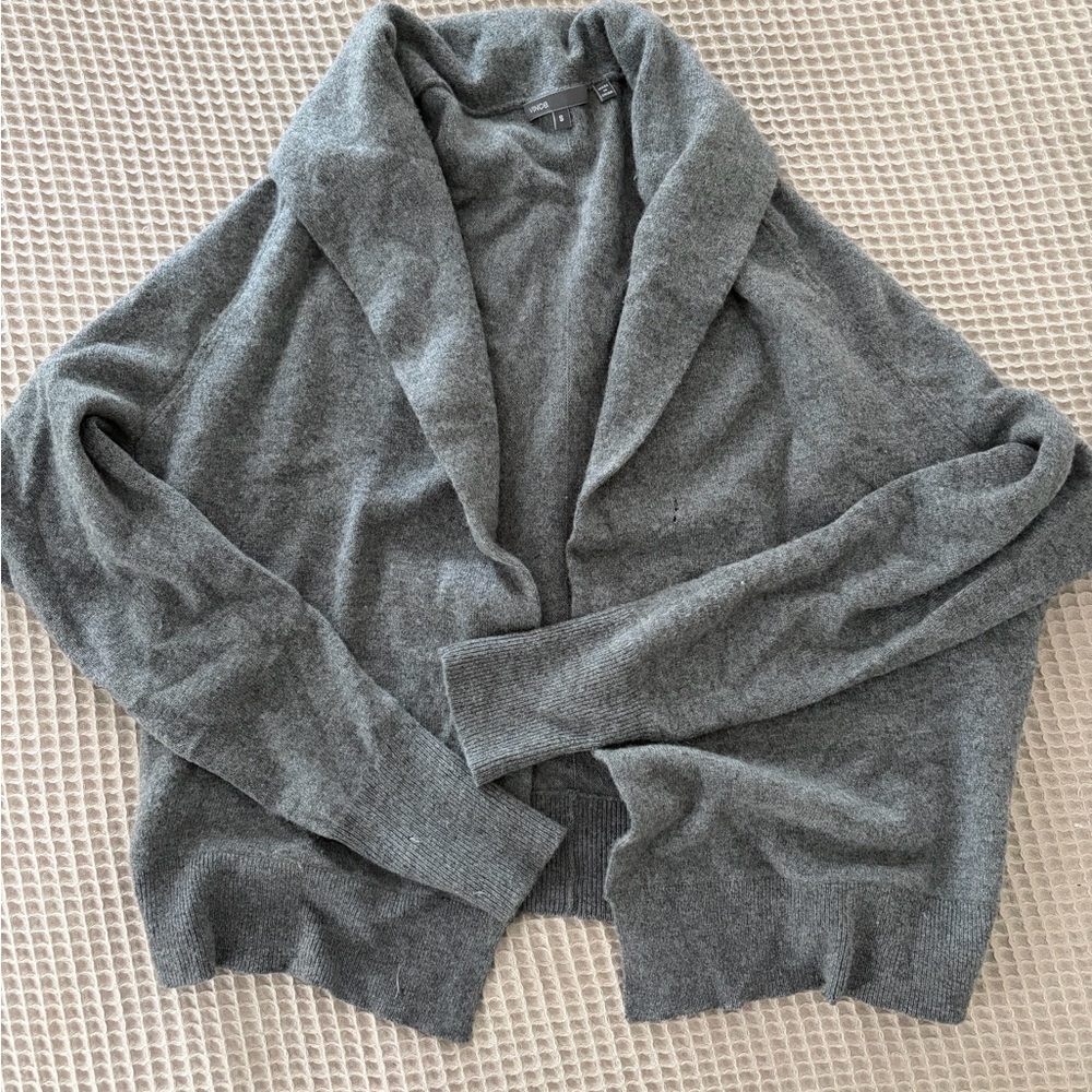 Cashmere Vince sweater size small!